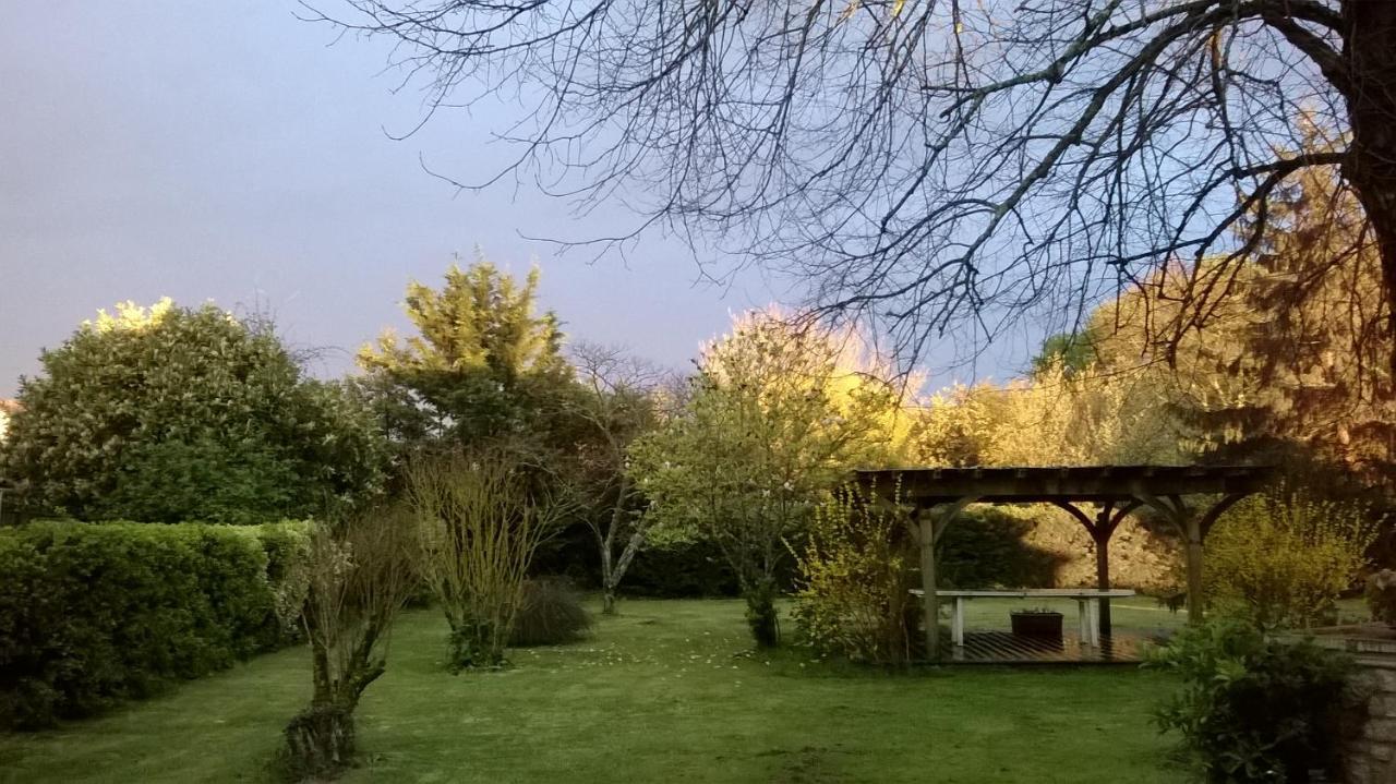 clos des hirondelles Jau-Dignac-et-Loirac Exterior foto